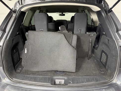 Used 2019 Nissan Pathfinder SV AWD/4WD image 15