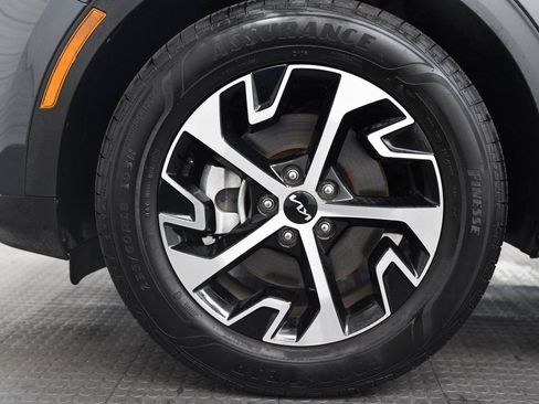 Used 2025 Kia Sportage EX image 10