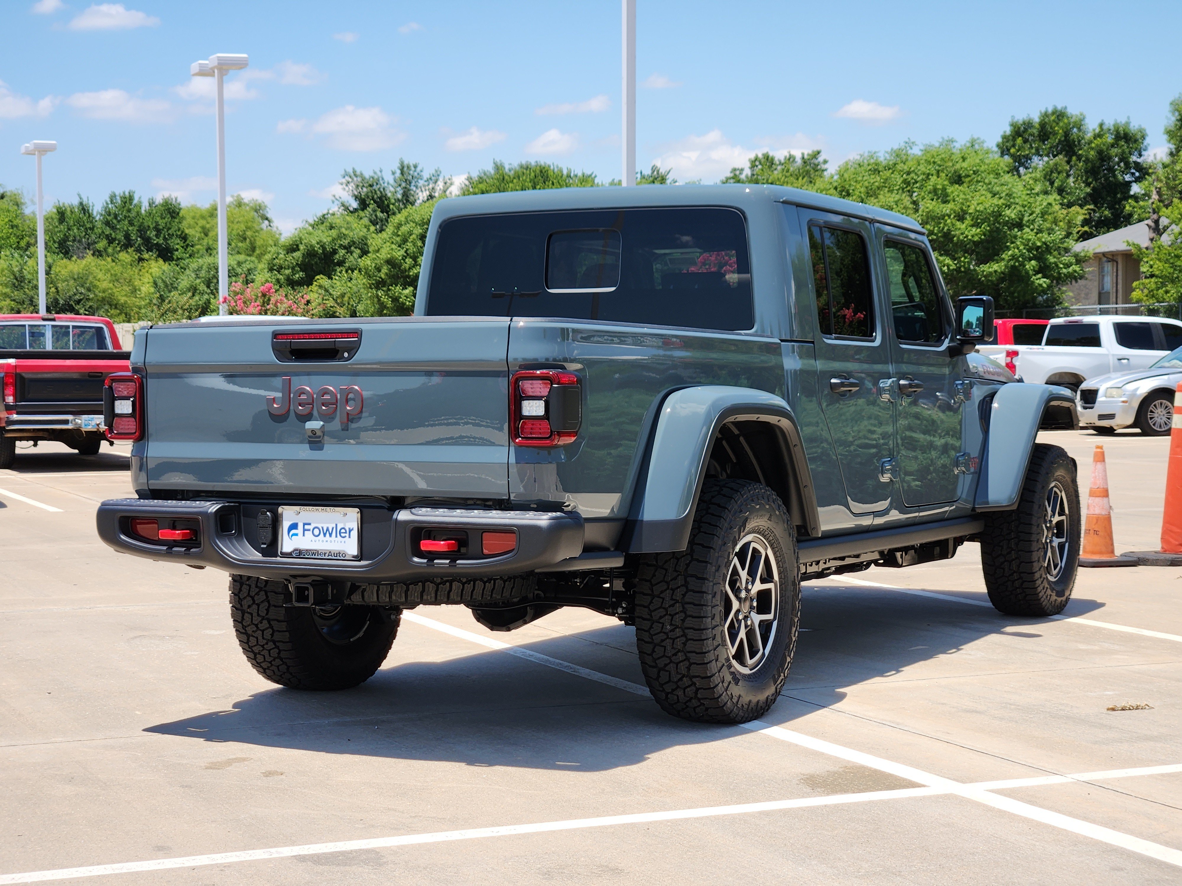 New 2026 Jeep Gladiator Rubicon w/ Steel Power Dome Hood Package AWD/4WD image 4