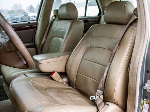 Used 2005 Cadillac De Ville w/ Equipment Group image 19