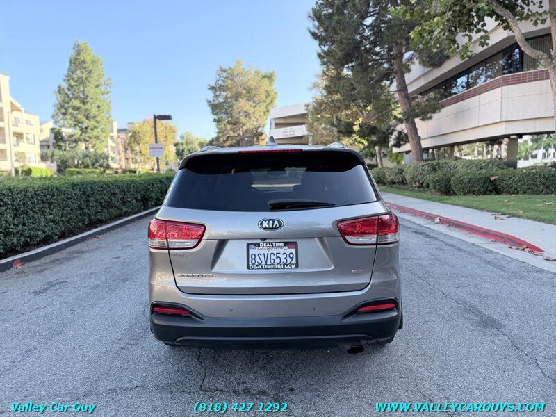 Used 2018 Kia Sorento AWD image 5