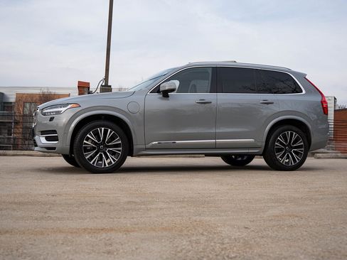 Certified 2024 Volvo XC90 T8 Plus w/ Protection Package Premier image 3