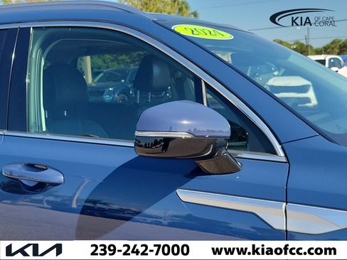 Certified 2024 Kia Sorento EX w/ Panoramic Sunroof Package FWD image 8