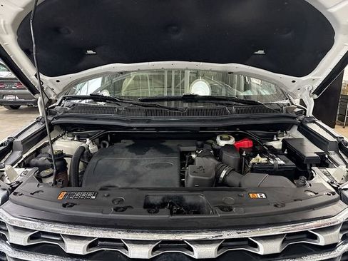 Used 2017 Ford Explorer Limited image 32