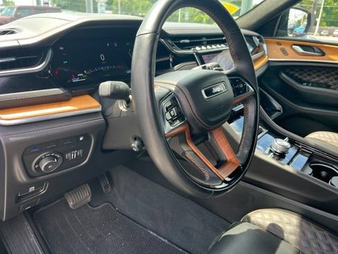 Used 2023 Jeep Grand Cherokee Summit AWD/4WD image 11