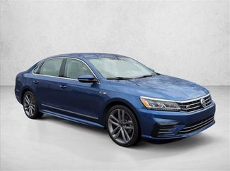 Used 2017 Volkswagen Passat 1.8T R-Line w/ R-Line Lighting Package video 3