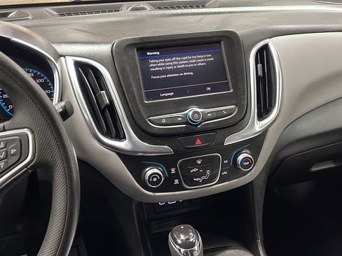 Used 2020 Chevrolet Equinox LS w/ LS Convenience Package FWD image 23