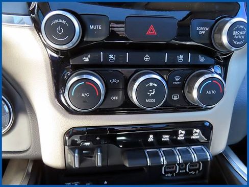 Used 2019 RAM 1500 Laramie image 17