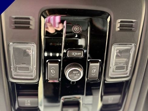 New 2026 GMC Yukon AT4 AWD/4WD image 22
