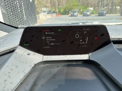 Used 2023 Toyota Prius XLE FWD image 47