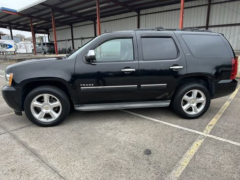 Used 2009 Chevrolet Tahoe LT w/ Regional Value Package image 2