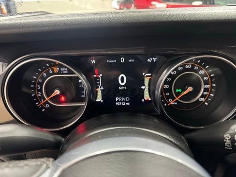 Used 2020 Jeep Wrangler Unlimited Sahara image 18