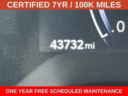Used 2024 Toyota Corolla Cross XLE w/ Convenience Package AWD/4WD image 29