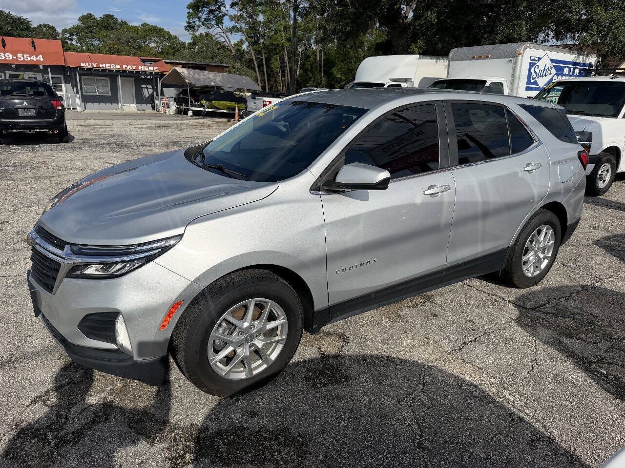 Used 2022 Chevrolet Equinox LT w/ Driver Convenience Package FWD image 6