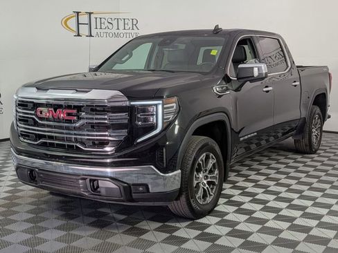 Certified 2025 GMC Sierra 1500 SLT image 4