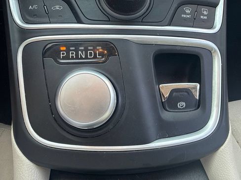 Used 2016 Chrysler 200 Limited FWD image 20