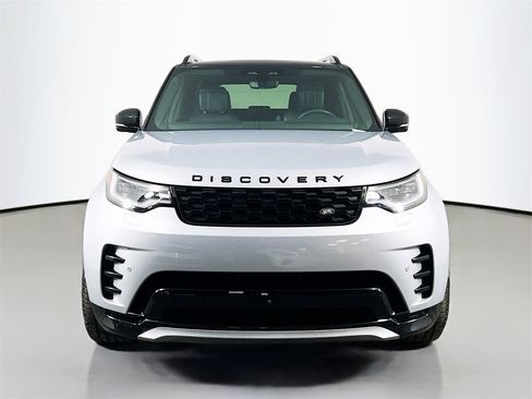 Certified 2024 Land Rover Discovery Dynamic SE image 2