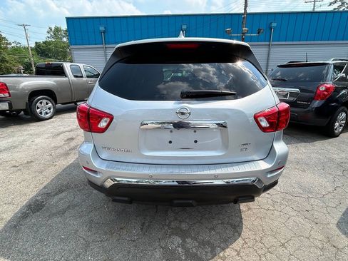 Used 2019 Nissan Pathfinder SL AWD/4WD image 11