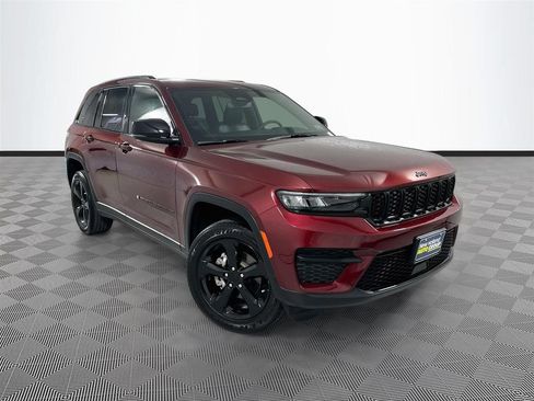 Certified 2023 Jeep Grand Cherokee Altitude RWD image 1
