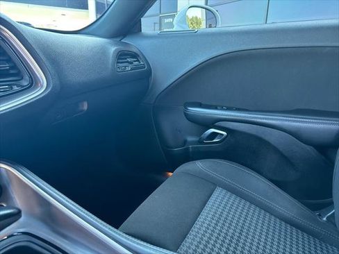 Used 2019 Dodge Challenger SXT AWD/4WD image 17