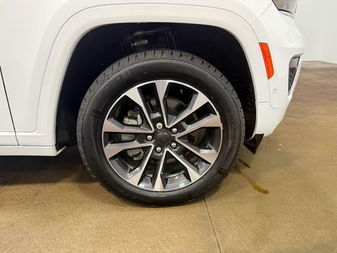 Used 2021 Jeep Grand Cherokee L Overland w/ Advanced Protech Group III AWD/4WD image 89