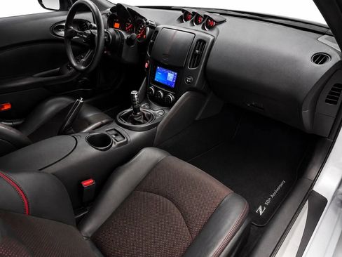 Used 2020 Nissan 370Z Coupe RWD image 13