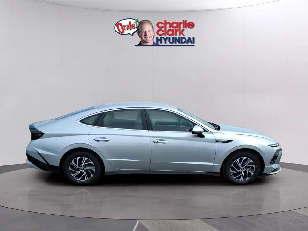 New 2026 Hyundai Sonata Blue FWD image 6