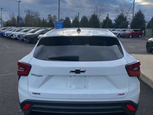 Used 2024 Chevrolet Trax RS image 5