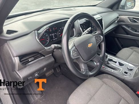 Used 2023 Chevrolet Traverse LT image 13