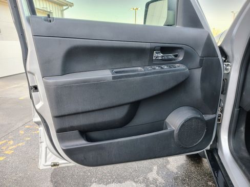 Used 2010 Jeep Liberty Sport w/ Popular Equipment Group image 13