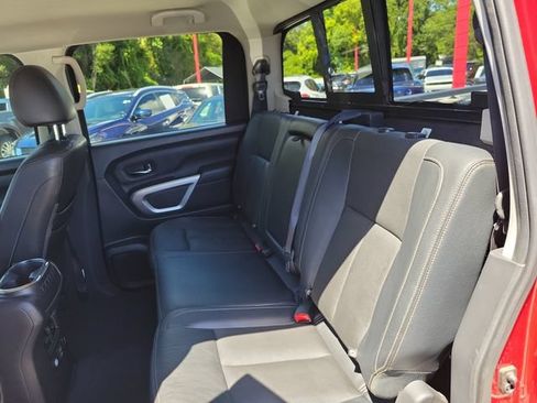 Used 2019 Nissan Titan SV w/ SV Convenience Package AWD/4WD image 11