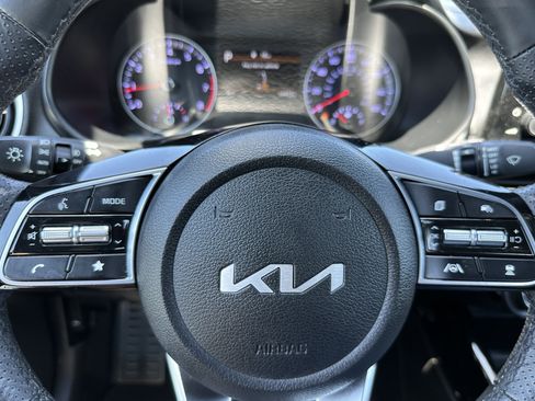 Used 2023 Kia Forte GT-Line w/ GT-Line Technology Package FWD image 23