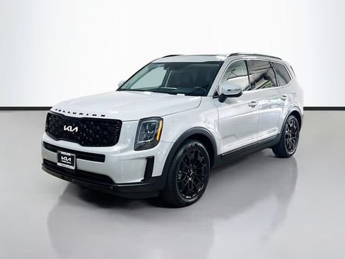 Certified 2022 Kia Telluride EX w/ EX Premium Package AWD/4WD image 3