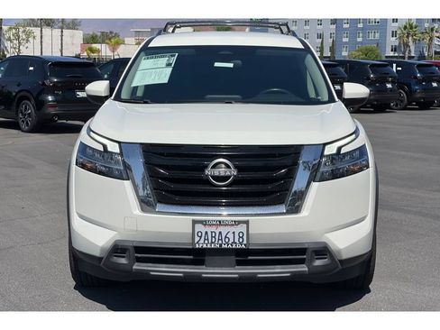 Used 2022 Nissan Pathfinder SV FWD image 10