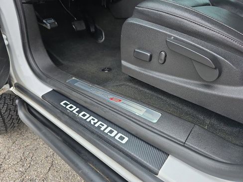 Used 2018 Chevrolet Colorado ZR2 w/ ZR2 Dusk Special Edition image 18