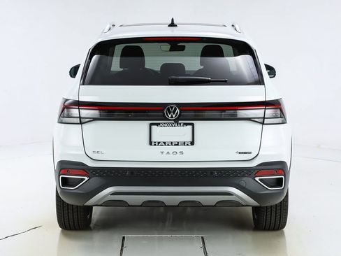 New 2025 Volkswagen Taos SEL image 8