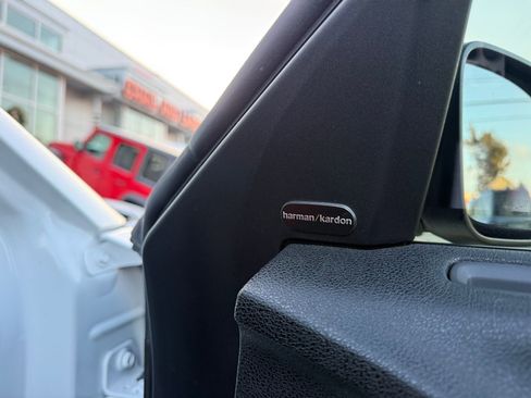 Used 2016 Dodge Charger SRT w/ Harman/Kardon Audio Group image 24