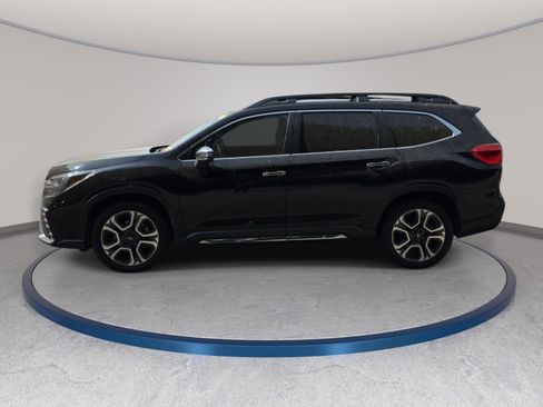 Used 2023 Subaru Ascent Touring AWD/4WD image 3