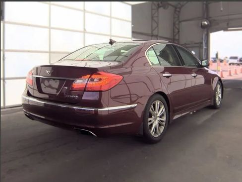 Used 2013 Hyundai Genesis 3.8 w/ Premium Pkg RWD image 2