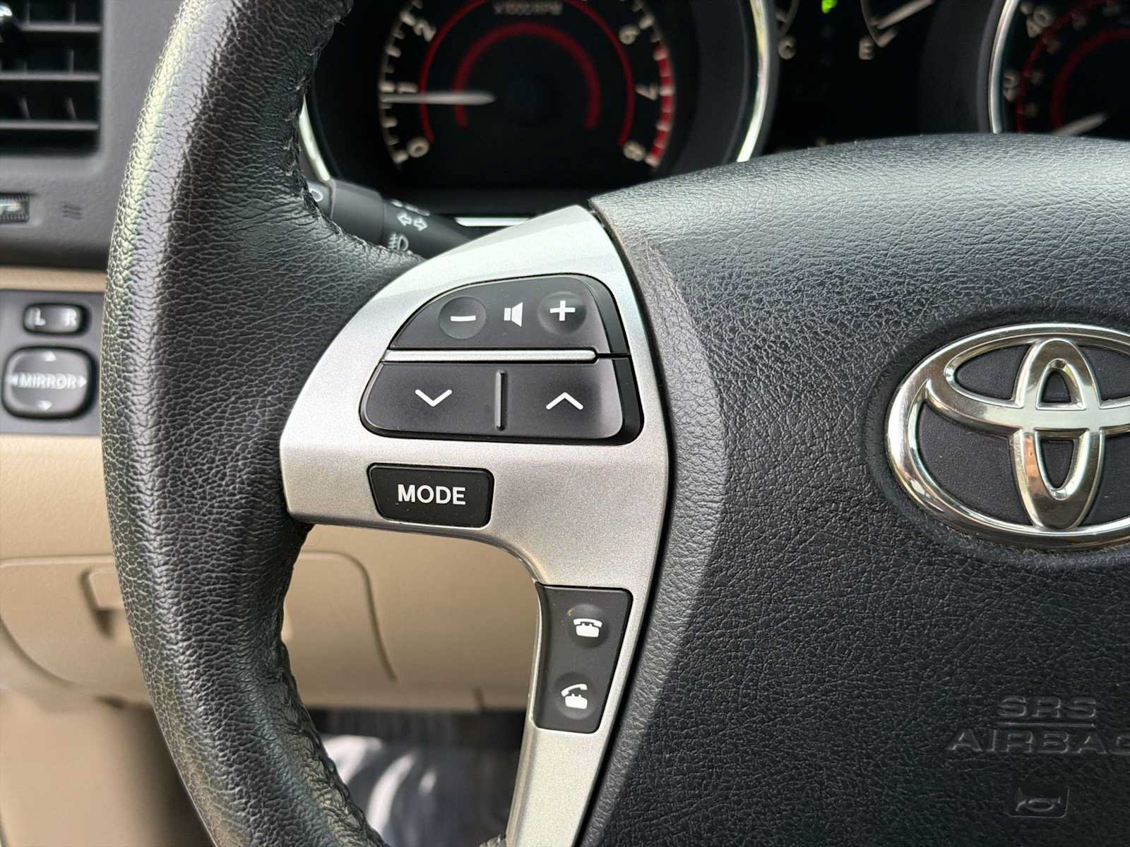 Used 2013 Toyota Highlander Limited AWD/4WD image 21