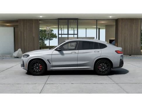 New 2025 BMW X4 M40i image 4