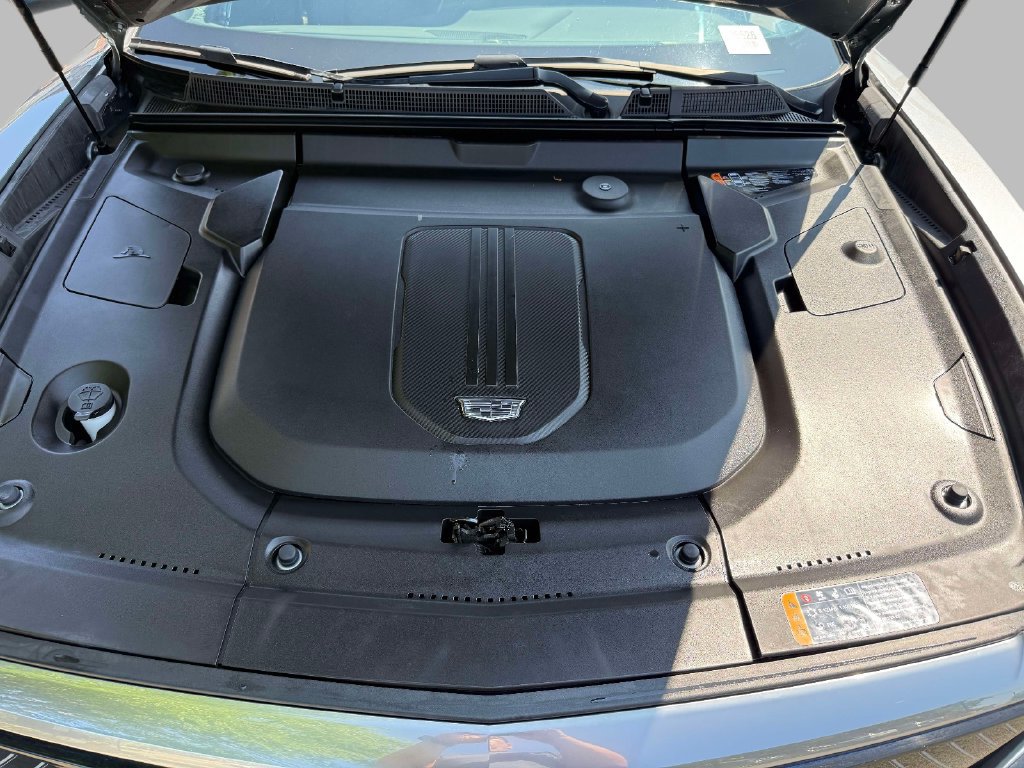 Certified 2024 Cadillac Lyriq Luxury AWD/4WD image 20