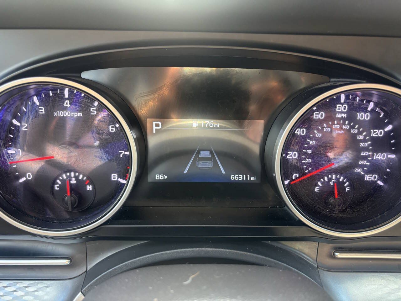 Used 2023 Kia Carnival LX FWD image 27