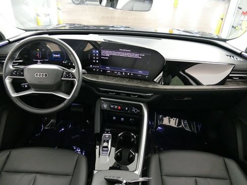 Used 2025 Audi Q5 Premium w/ Convenience Package AWD/4WD image 26