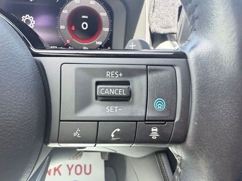 Certified 2022 Nissan Rogue Platinum w/ Head-Up Display Package image 11