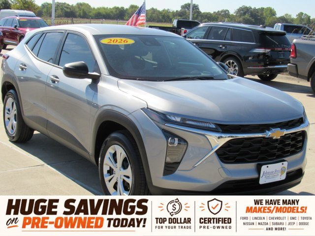 Used 2026 Chevrolet Trax LS w/ Driver Confidence Package FWD image 1