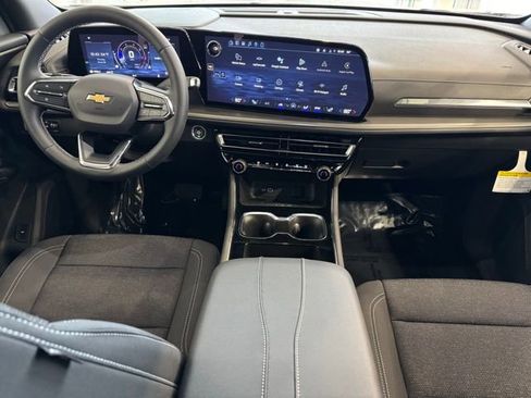 New 2026 Chevrolet Traverse LT w/ Driver Confidence Package AWD/4WD image 10