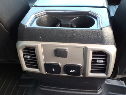 Used 2019 Ford F250 Lariat w/ Lariat Value Package AWD/4WD image 16