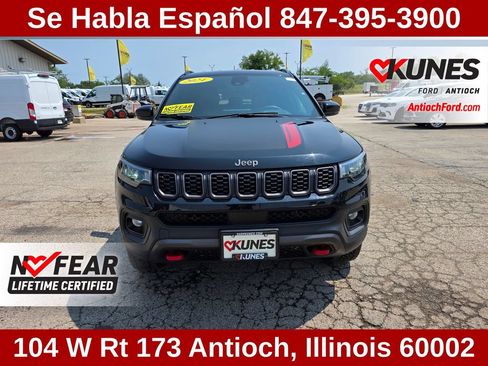 Used 2024 Jeep Compass Trailhawk AWD/4WD image 2