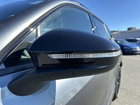 New 2026 Volkswagen Tiguan SE R-Line image 10